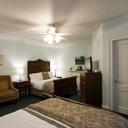 Rogues Harbor Inn Lansing 外观 照片