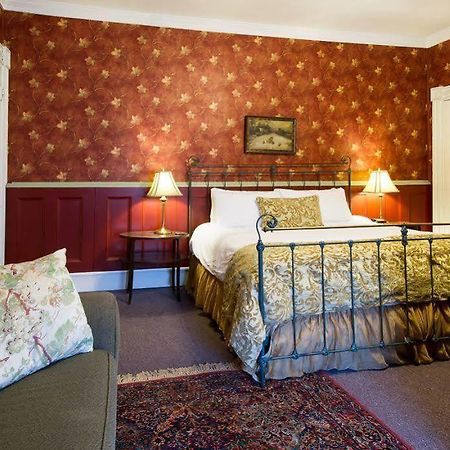 Rogues Harbor Inn Lansing 外观 照片