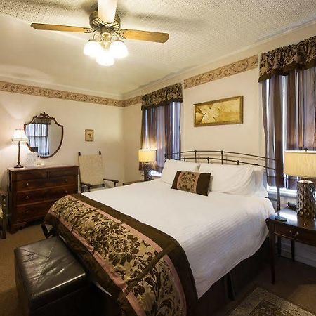 Rogues Harbor Inn Lansing 外观 照片