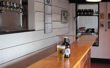 Rogues Harbor Inn Lansing 外观 照片