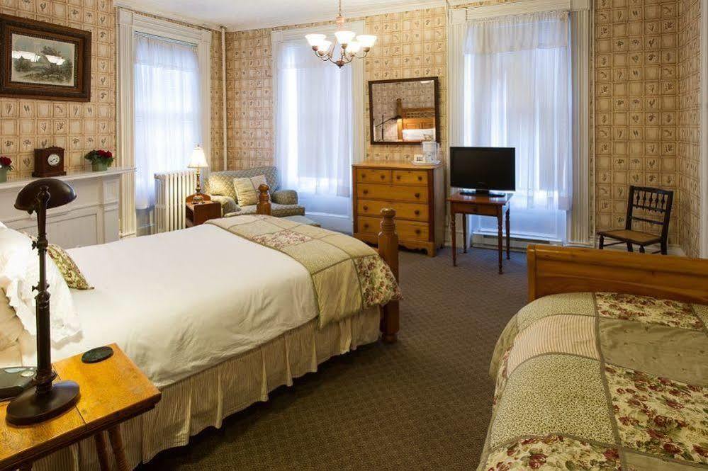 Rogues Harbor Inn Lansing 外观 照片