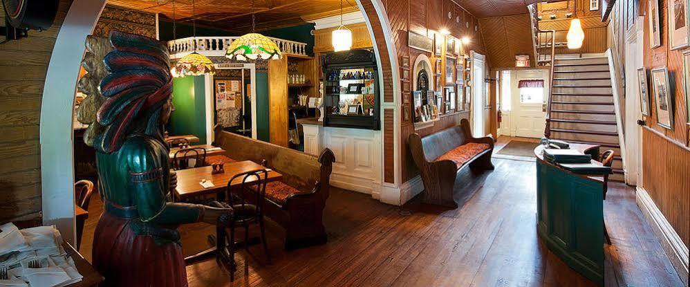 Rogues Harbor Inn Lansing 外观 照片